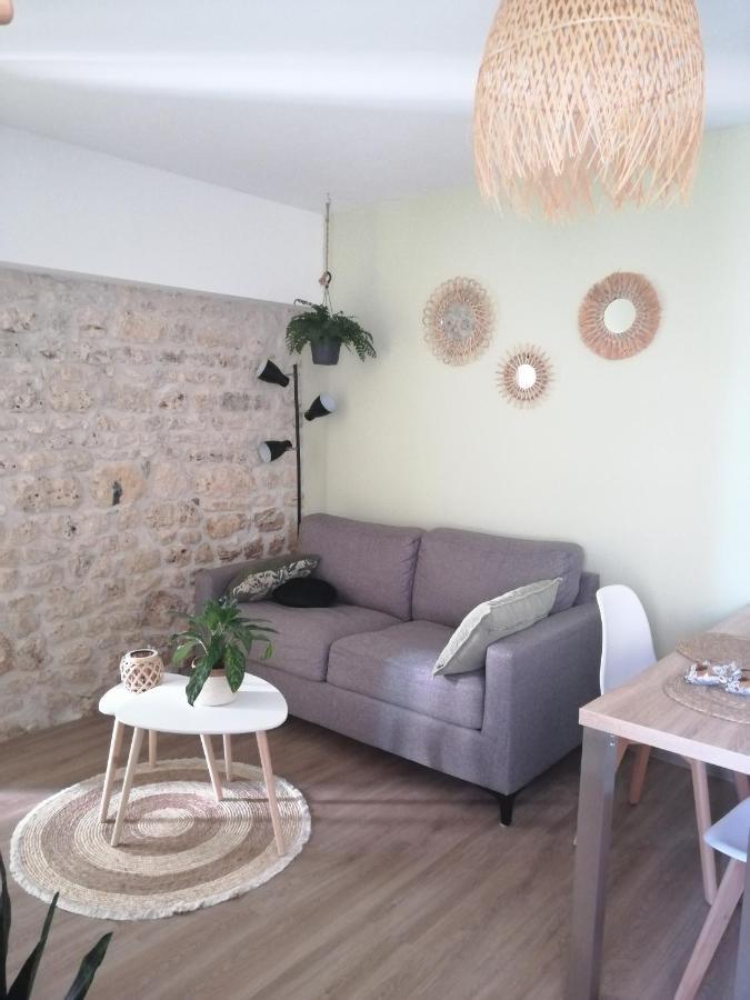 Gîte dans une ambiance végétale avec Spa privatif Jazennes Exterior foto